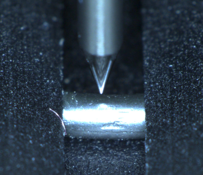 Abb. 2: Härtemessung mit dem LNP® Nano touch an einem O-Ring mit einer Schnurstärke von 1 mm (Bild: O-Ring Prüflabor Richter GmbH, Großbottwar)